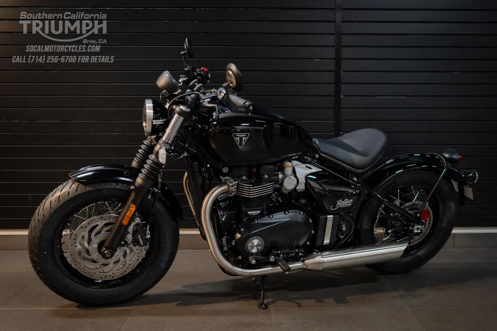 2026 Triumph Bonneville Bobber in Jet Black, photo 6 of 9