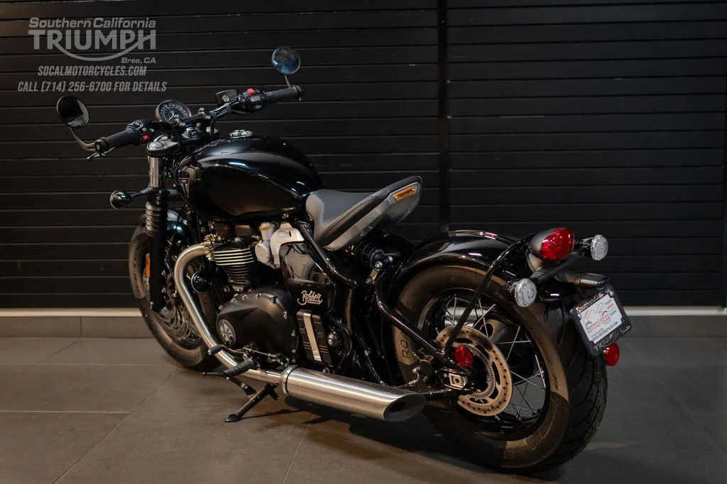 2026 Triumph Bonneville Bobber in Jet Black, photo 8 of 9