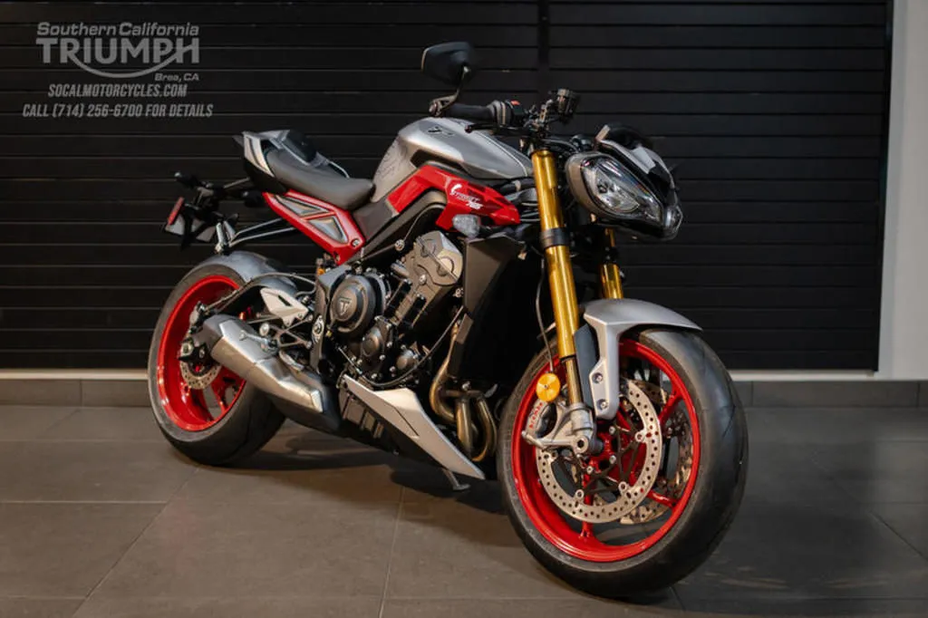 2026 Triumph Street Triple 765 RX in Matte Aluminum, photo 4 of 9