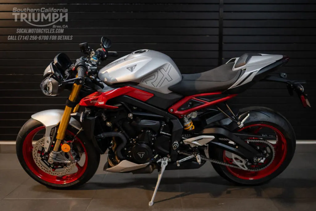 2026 Triumph Street Triple 765 RX in Matte Aluminum, photo 7 of 9