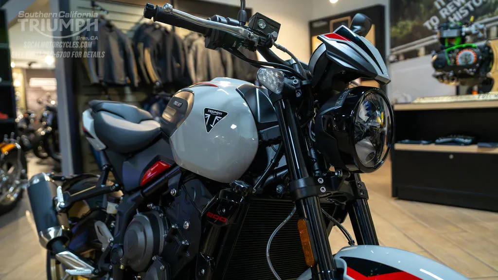 2026 Triumph Trident 800 in Ash Grey, photo 2 of 8