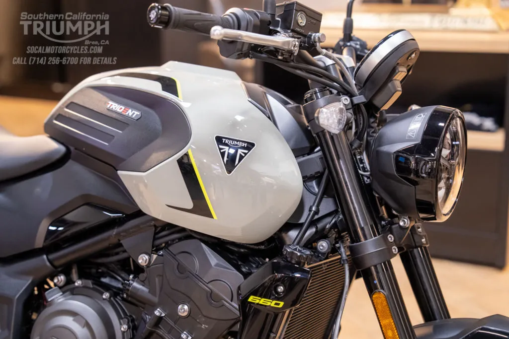 2026 Triumph Trident 660 in Stone Grey, photo 2 of 9