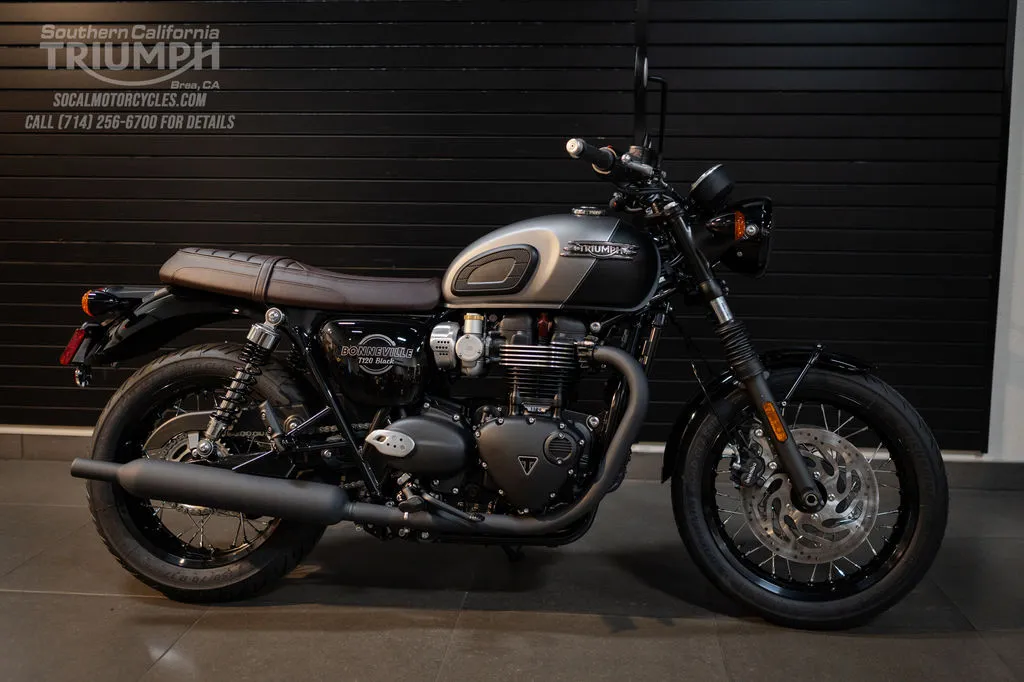 2026 Triumph Bonneville T120 Black in Matte Silver Ice / Matte Sapphire Black, photo 1 of 10