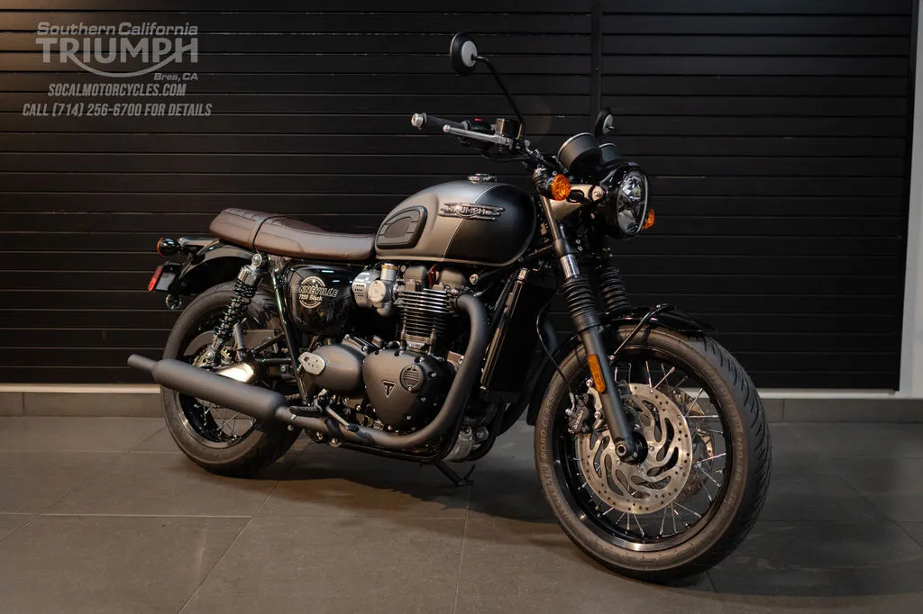 2026 Triumph Bonneville T120 Black in Matte Silver Ice / Matte Sapphire Black, photo 5 of 10