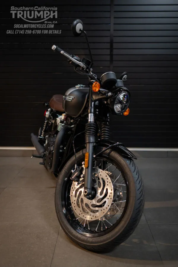 2026 Triumph Bonneville T120 Black in Matte Silver Ice / Matte Sapphire Black, photo 6 of 10