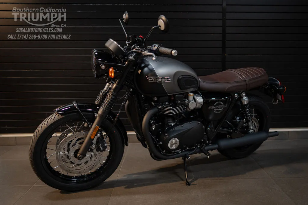2026 Triumph Bonneville T120 Black in Matte Silver Ice / Matte Sapphire Black, photo 7 of 10