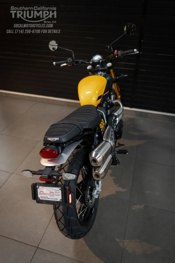 2026 Triumph Scrambler 900 in Mineral Grey / Cosmic Yellow, photo 10 of 10