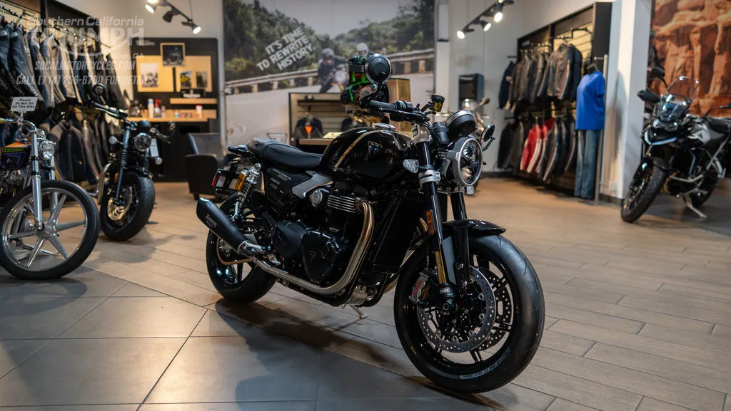 2027 Triumph Speed Twin 1200 TFC in Obsidian Gold, photo 6 of 12