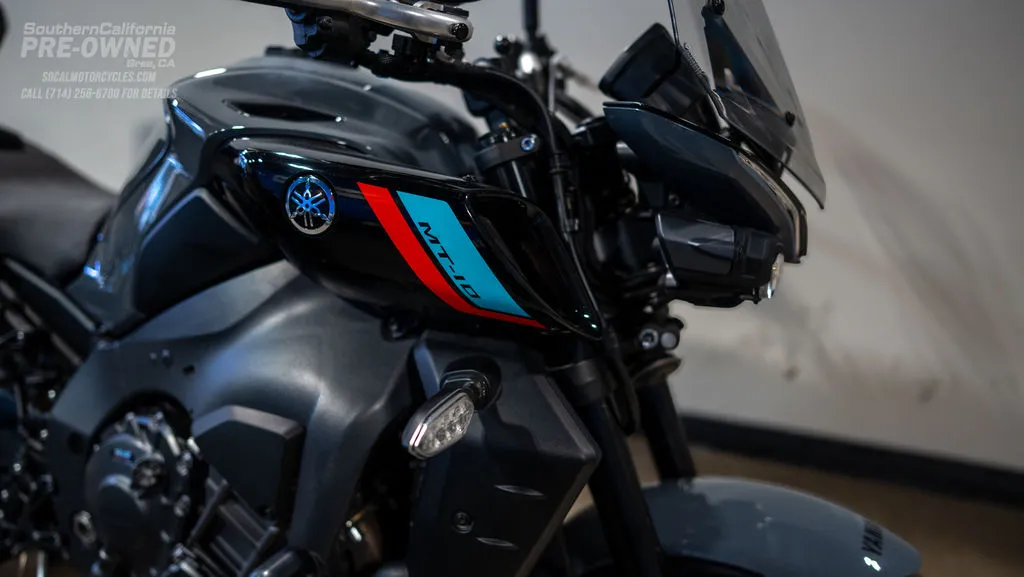2023 Yamaha MT-10 in Gray, photo 2 of 10