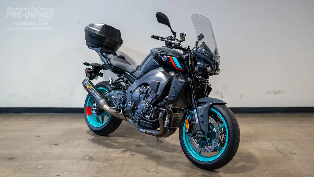 2023 Yamaha MT-10 in Gray, photo 5 of 10