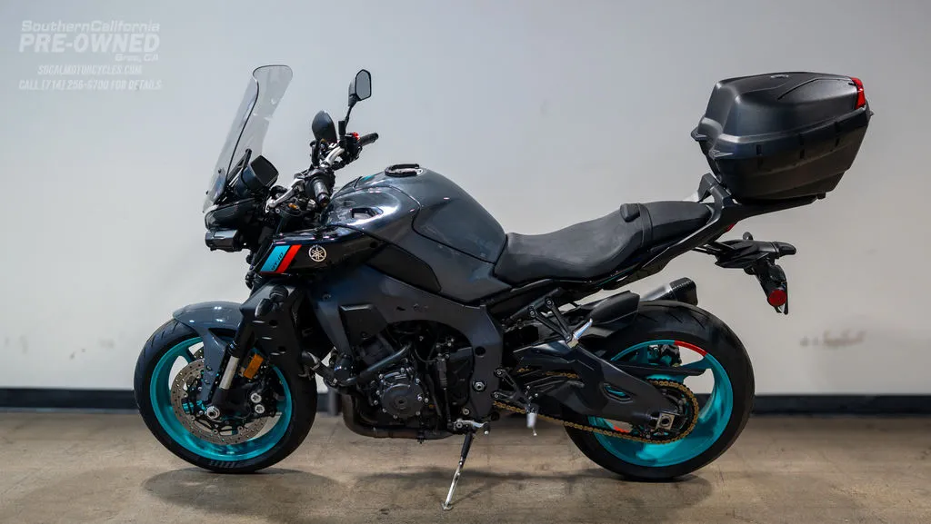 2023 Yamaha MT-10 in Gray, photo 8 of 10