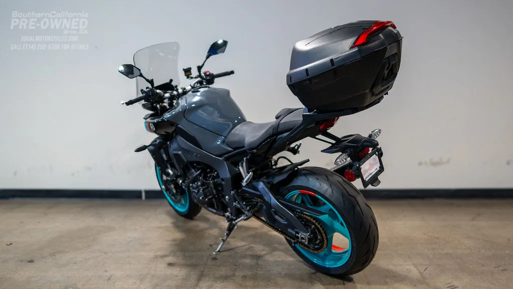 2023 Yamaha MT-10 in Gray, photo 9 of 10