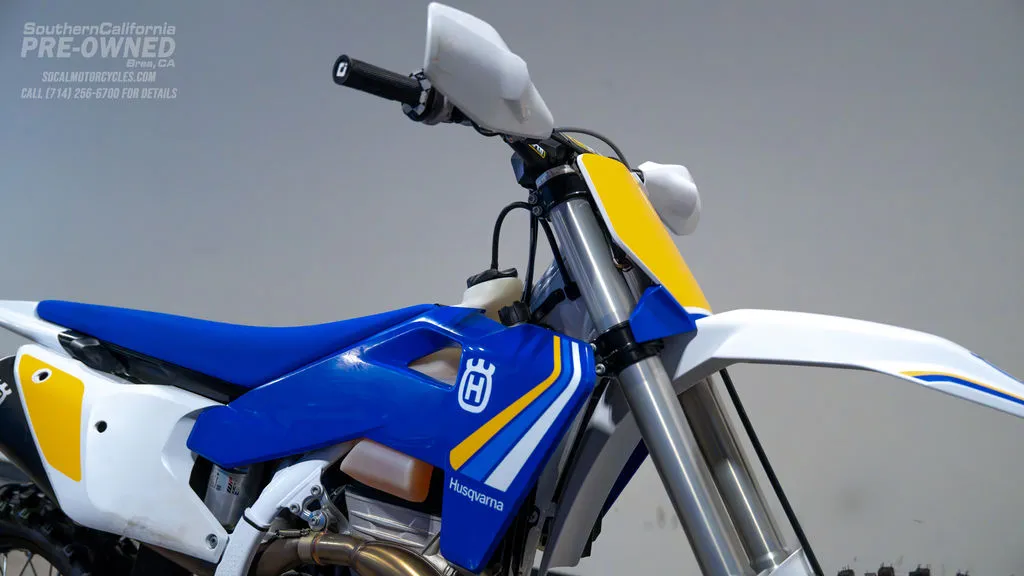2025 Husqvarna FX 350 Heritage in Heritage Livery, photo 2 of 8