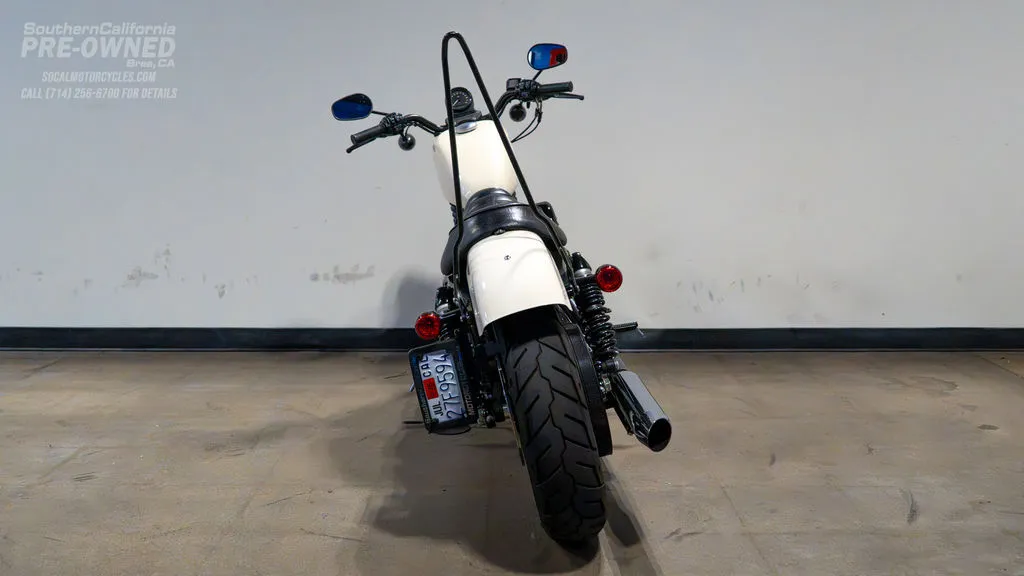 2022 Harley-Davidson Iron 883 in White Sand Pearl, photo 8 of 8