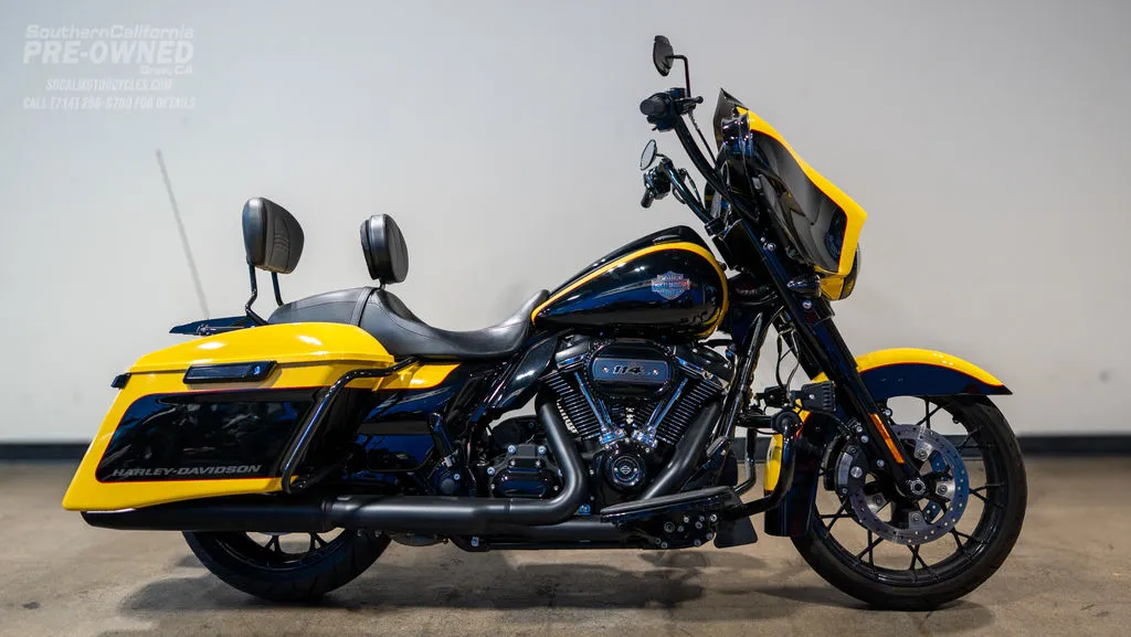 2023 Harley-Davidson Street Glide Special in Black/Yellow, photo 1 of 10