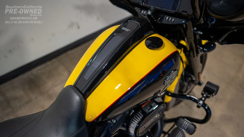 2023 Harley-Davidson Street Glide Special in Black/Yellow, photo 3 of 10