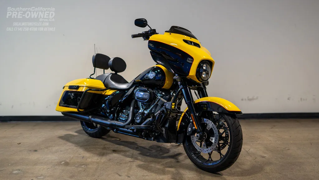 2023 Harley-Davidson Street Glide Special in Black/Yellow, photo 5 of 10