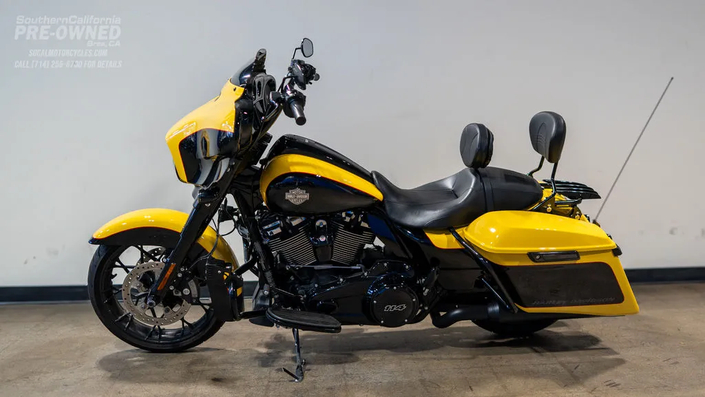 2023 Harley-Davidson Street Glide Special in Black/Yellow, photo 8 of 10