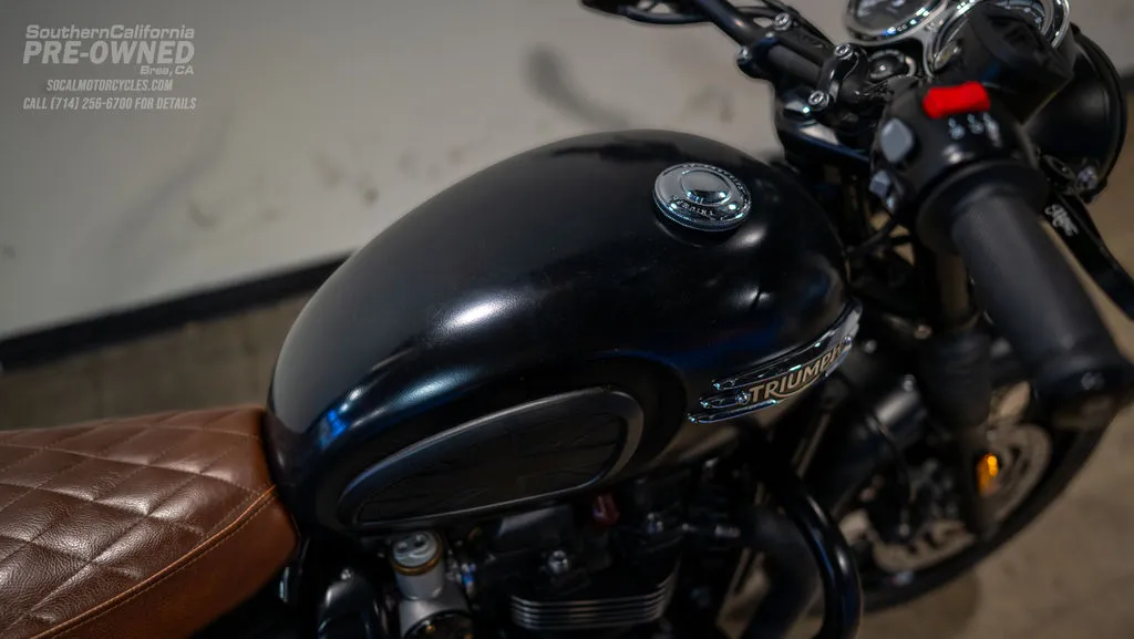 2024 Triumph Bonneville T120 in Stealth Black, photo 3 of 10